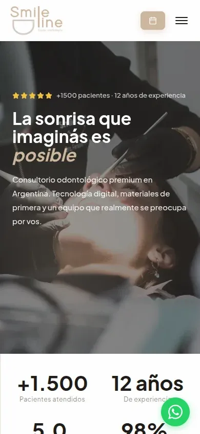 Sitio de Smile Line en un celular: titular, valoración de pacientes, botón de turno arriba y botón flotante de WhatsApp.
